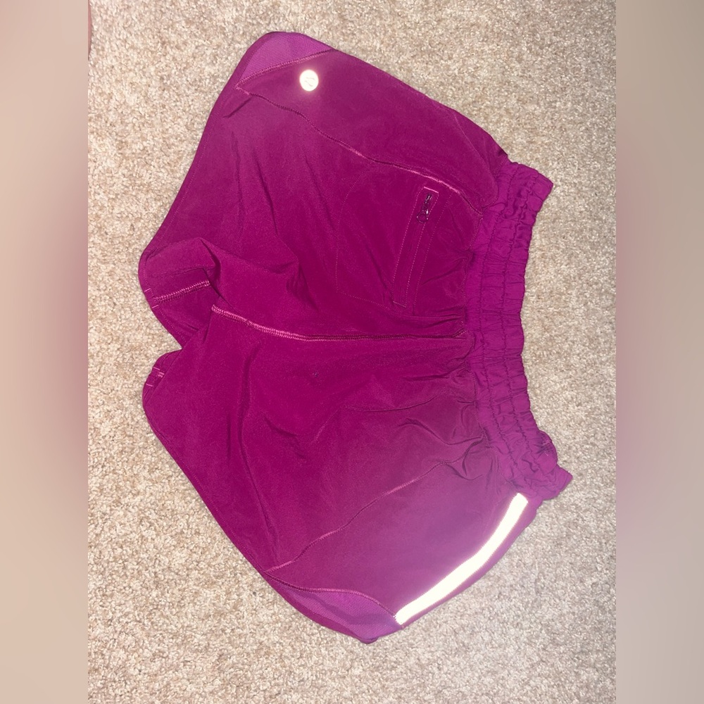 Lululemon Hotty Hot Shorts 2.5 Low Rise.